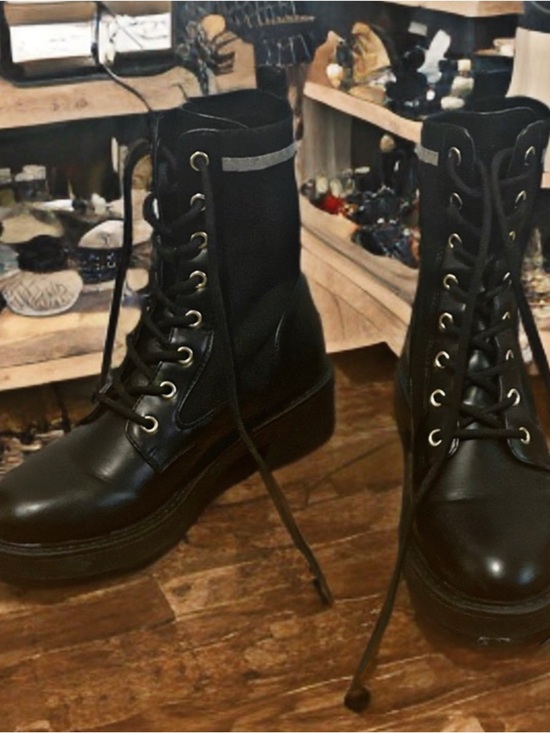 Tommy Hilfiger Shoes - Tommy Hilfiger size 7.5 Black Leather Lace-Up Combat Moto Boots Like New